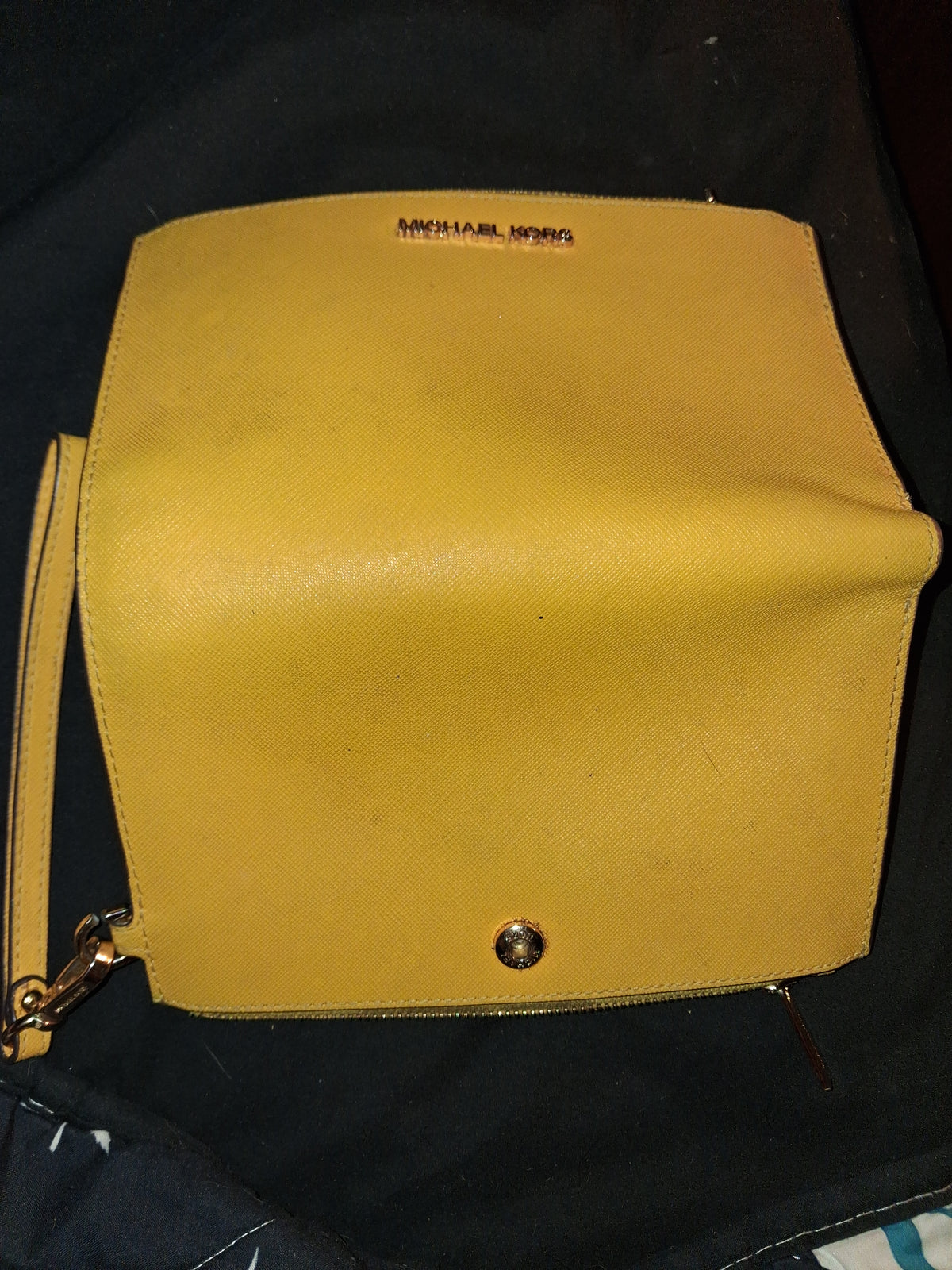 Michael Kors Yellow Saffiano Leather Bifold Wristlet Wallet – Like New-gently used